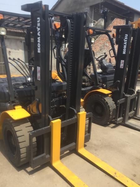 komatsu FD30T-16 second-hand  lift truck original made in japan