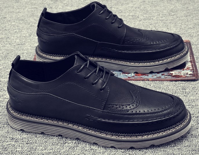 Ретро тапки Brogue Breathable кожаных людей сшили усиленный