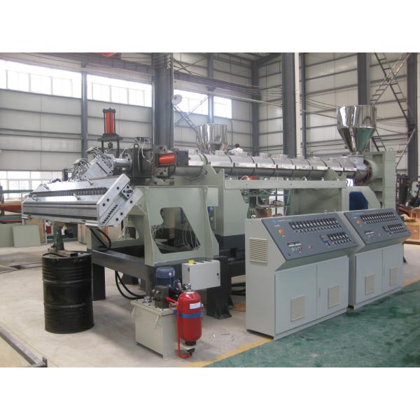 Машины для экструдирования пластиковых листов из ПВХ с пенообразующими панелями