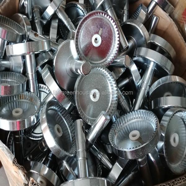 Маленький электрический ролл-ап-мотор для многоразового тепличного фильма