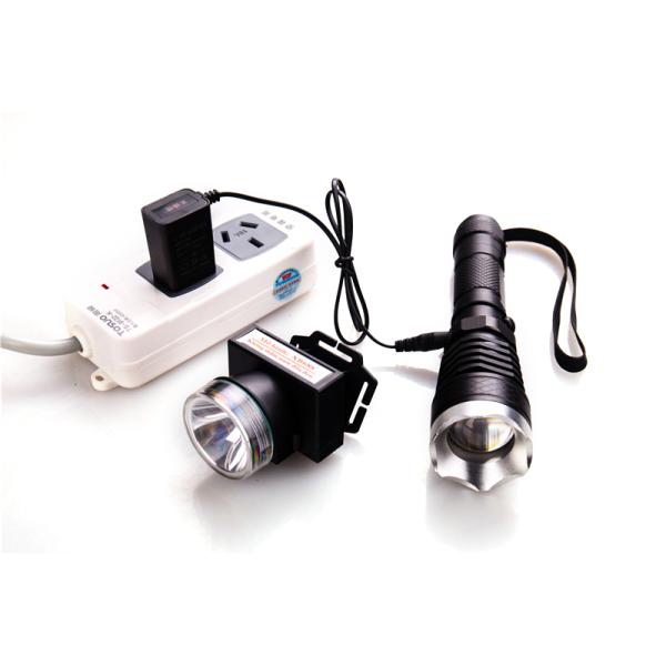 Small US Plug In Battery Charger Ultrasonic Mould 18650 Cell Charger 3.7 V 500mA