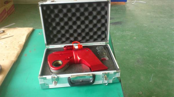 Ft.lb square drive hydraulic torque wrench , 451-4542N.m with 1 square drive