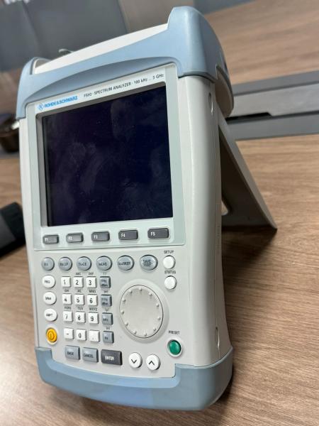 Rohde & Schwarz FSH3 3 GHz Handheld Spectrum Analyzer Used