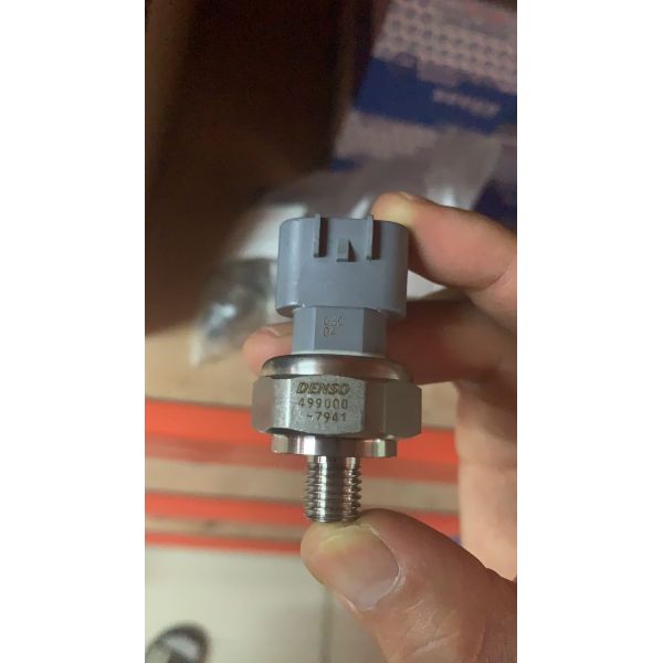 83520-E0070 Oil temperature sensor HINO  J08E J05E