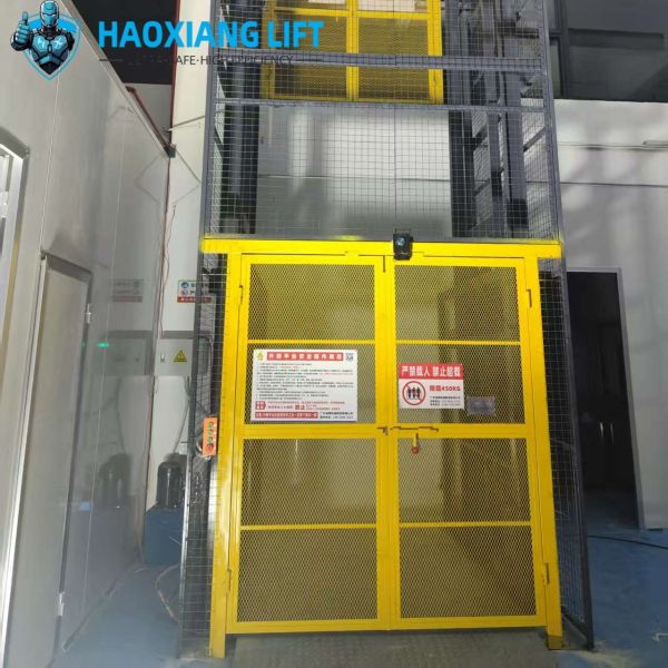 White 2-Level 7-Meter Heavy-Duty Freight Lift – Customized Outdoor Goods Elevator Dedicated to Warehouse Use