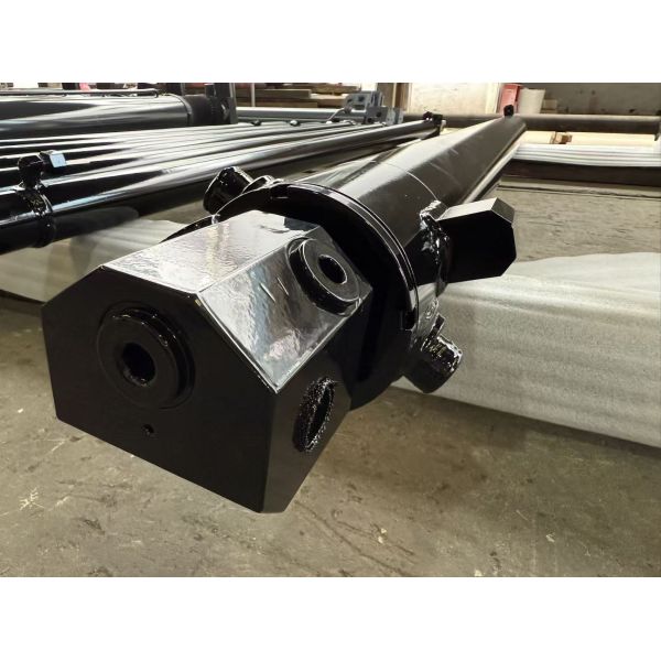 Hard Chrome Plated 2550mm Stroke Telescopic Hydraulic Cylinder With Rod End Oil Passage