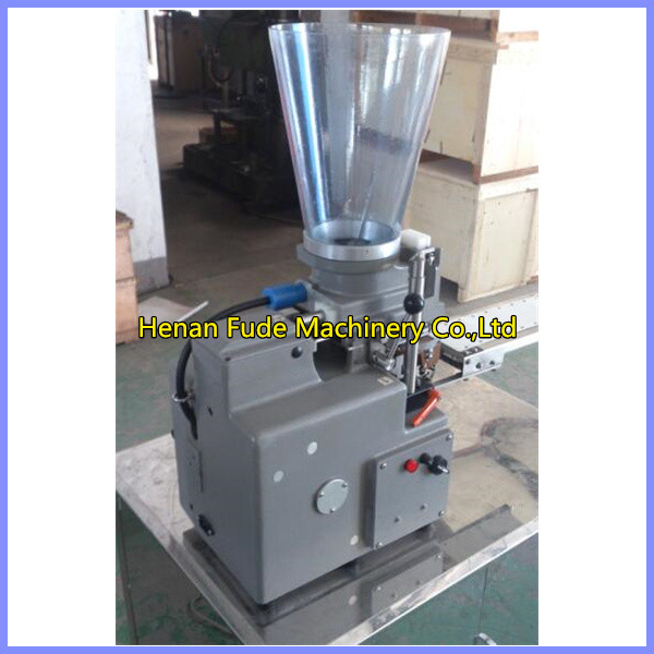 high quality steamed dumpling making machine