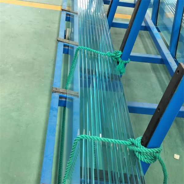 Ultra White Clear Float Glass Smooth Shower Door Glass For Building And Shower Doors