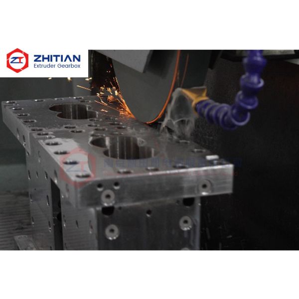 High-Torque Twin Screw Extruder Barrel with Bimetallic Alloy Liner and Modular Construction for Plastic Compounding