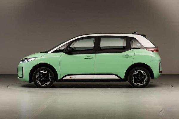 5 Seater EV MPV Electric Car BYD D1 AWD 418KM 2022 Official Standard