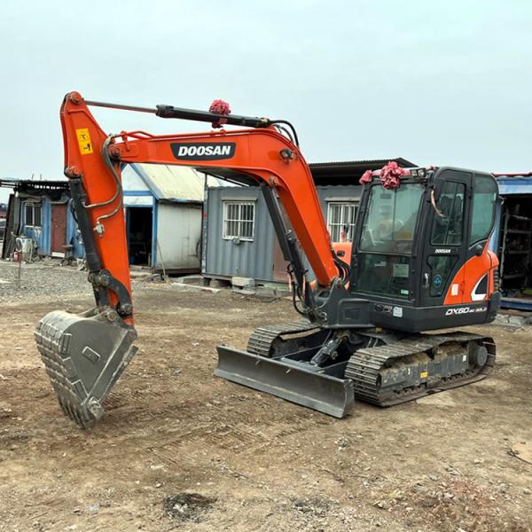 Korea Original Doosan DX60 Mini 6 Ton Used Excavator with 0.21 m3 Bucket Capacity 2019