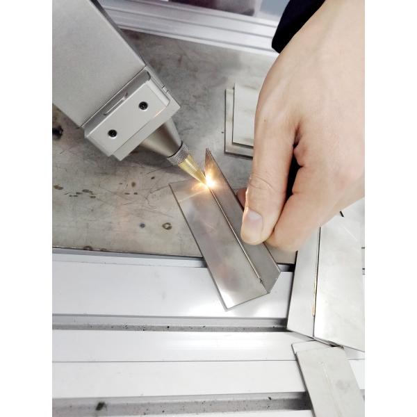 Handheld 1000W 1500W 2000W Laser Welder For Metal Products