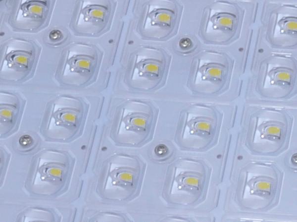 90W High Power Smart Street Light 140LPW Customized IP66 IK08 Smart Sensor