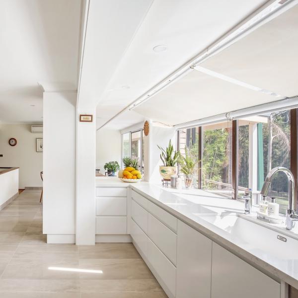 Modern White PVC Kitchen Cabinet Modern Prefab Cabinets
