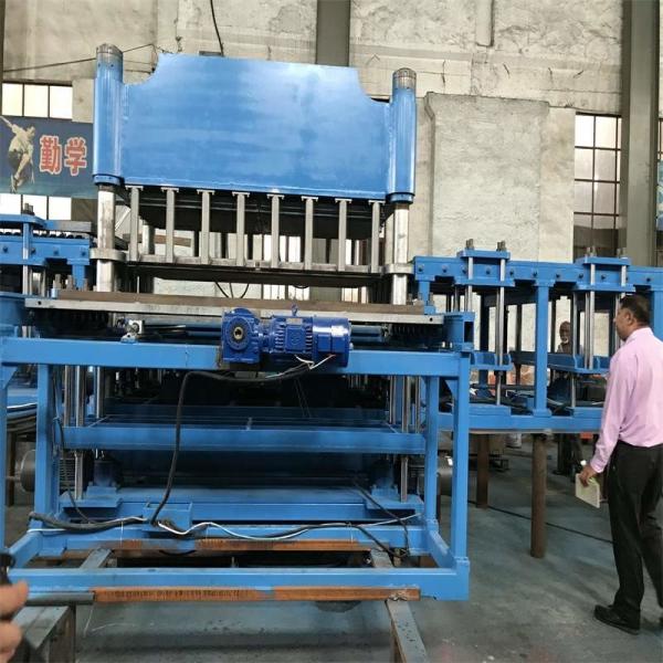 Теннисный мяч прессы касания PLC резиновый вулканизируя делая машину