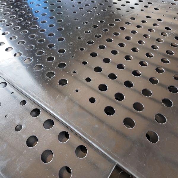 Galvanized Architectural Perforated Metal Screens For Decoration 15mm Aperture