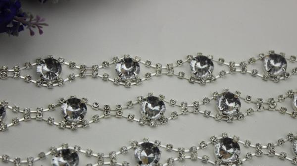 OEM graceful luxury silver color bag hardware 20 mm diamond decorative iron metal chain for tote bag