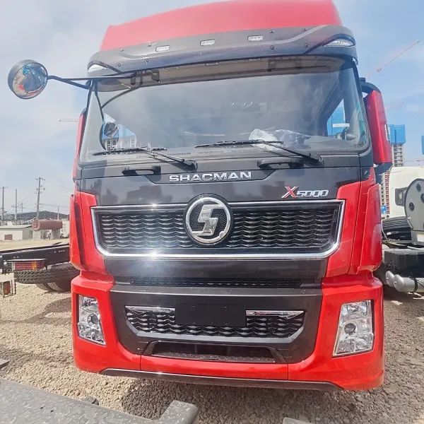 Shacman Weichai Engine Large-Sized Items Cargo Transport Tow Tractor Truck