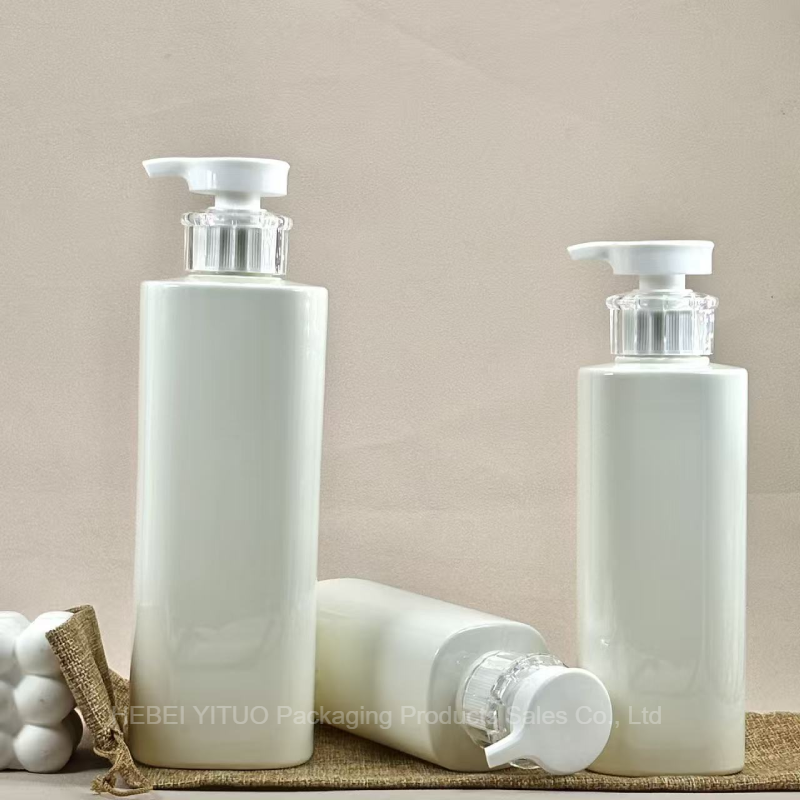 White Plastic Refillable Shampoo Containers Travel Empty Blow Molding