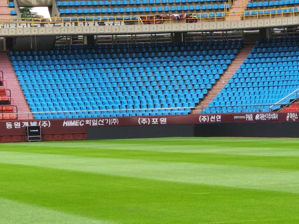 P6 P8 P10 Rental LED Indoor Outdoor Football Stadium LED Screen 1920Hz Refresh Rate