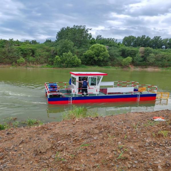 Duckweed Mowing Boat 1.8m Cutting Width 5 CBM Hopper