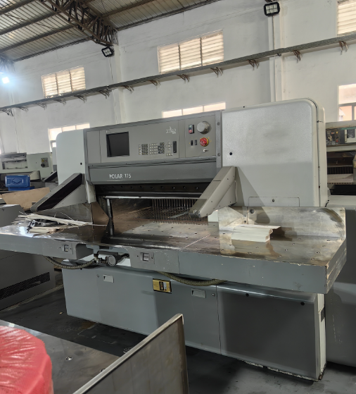 Компьютеризированная 45 т/м Полярная 115 см бумажная гильотина для быстрой и точной обрезки бумаги