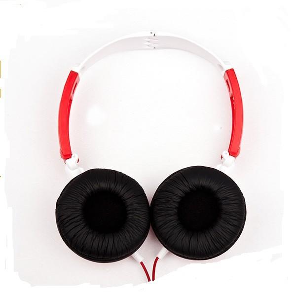 classic design	fashionable many color headphone with white point in ear cover and foldable headband