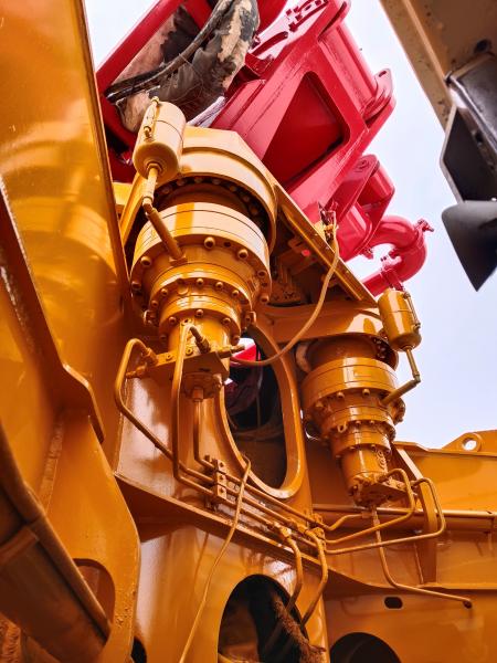 56M Putzmeister Concrete Pump Truck Redefining Construction Efficiency with Hydraulic Machining Process