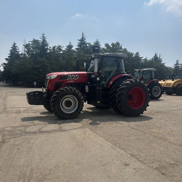 260-horsepower heavy-duty tractor, high-performance agricultural equipment tractor, four-wheel-drive performance tractor, large equipment/cultivation large machinery, high-quality Chinese brand tracto