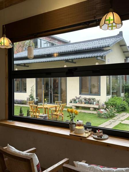 BIM-Ready Folding Windows - Revit Files for Architects