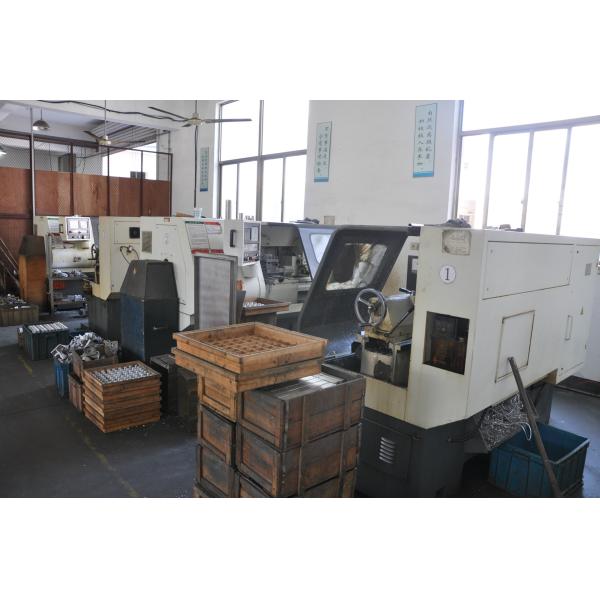 La machine de moulage mécanique sous pression en aluminium moulage mécanique sous pression pour les éléments pneumatiques