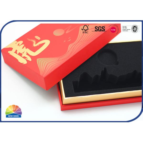 Губка пенится твердый должна положить штемпелевать в коробку золота подарочной коробки шеи картона