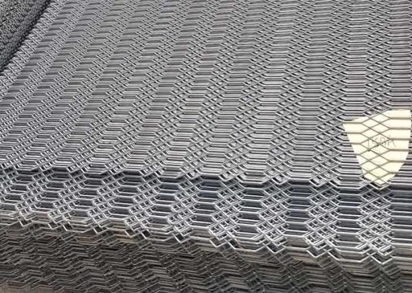 Malla metálica expandida gótica, grosor 1,5 mm, galvanizada con recubrimiento de polvo
