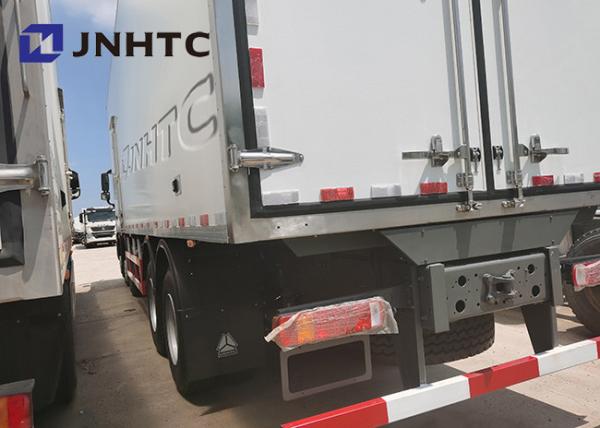 Sinotruk HOWO Fresh Food Refrigerated Van Truck Light Duty 8x4