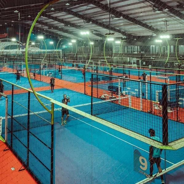 Professional Padel Court Turf Customized Black Green Paddle Tennis Court Glass 10*20m Size With Explosion Proof Tempered Glass