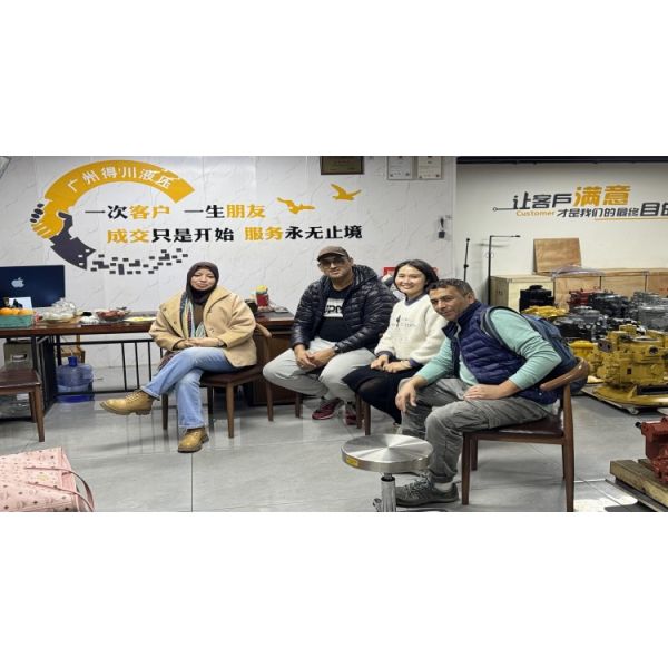 Bomba principal hidráulica remanufacturada 708-2L-00202 para excavadora de ruedas PW220 con material de acero