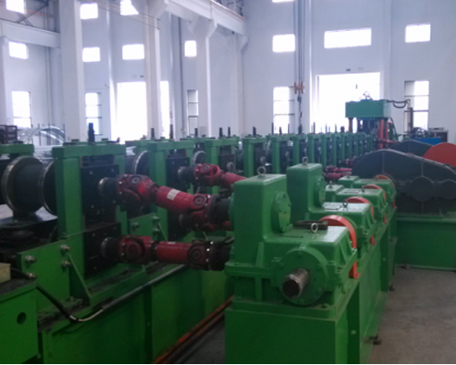Крен плиты тоннеля металла управлением PLC Мицубиси формируя толщину 2-6mm ширины машины для конструкции