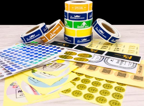 Square Self Adhesive Sticker Labels For PET Bottles Customized Designs