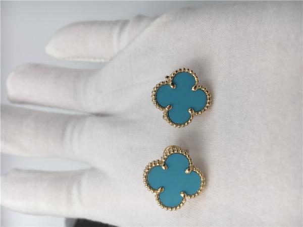 Ouro amarelo de Van Cleef Arpels Sweet Alhambra Earstuds 18k com turquesa