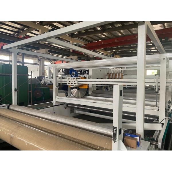 Máquina de enrolar e cortar de tecidos não tecidos para linhas de enrolamento