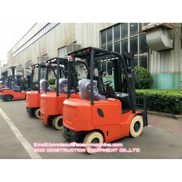 Hydraulic Diesel Forklift Truck 2.5 Ton Pneumatic Tyre Rough Terrain Forklift