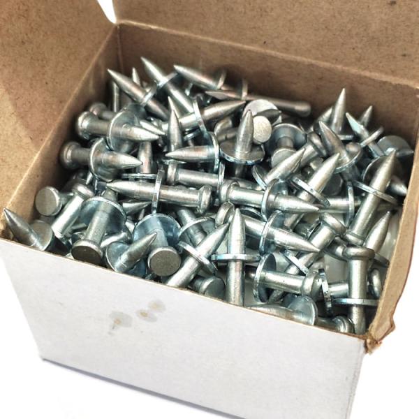 Fastening Concrete with Galvanized Flat Head Hammer Drive Pin Construction Material