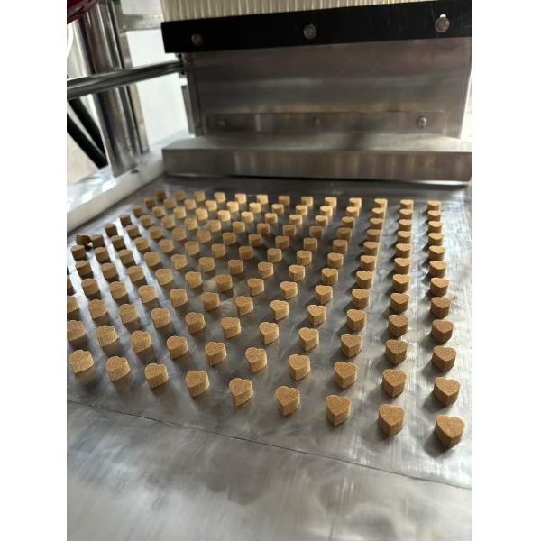 Automatic Pet Food Processing Machine 5-20 Tons Pressure 20-60 Cycles per Minute