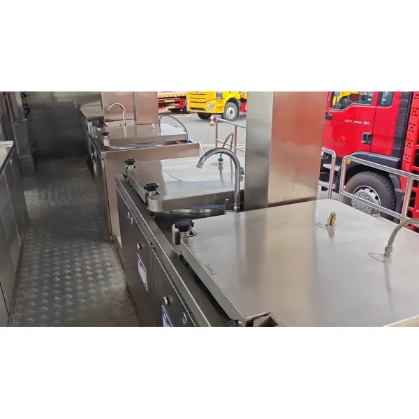 4X4 Outdoor Mobile Field Cooking Truck Portable Mobile Kitchen for Logestic Support and Humanitarian Assistance