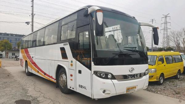 Le Roi utilisé Long Coaches 54 sièges scellant la fenêtre 12 mètres de portes à deux battants de Yuchai de 2ème main de moteur autobus KLQ6125 de plus haut