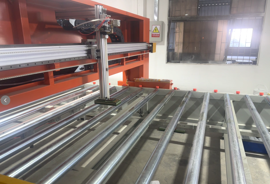 Fully Automatic CNC Spraying Machine For Bathroom Furniture Panels