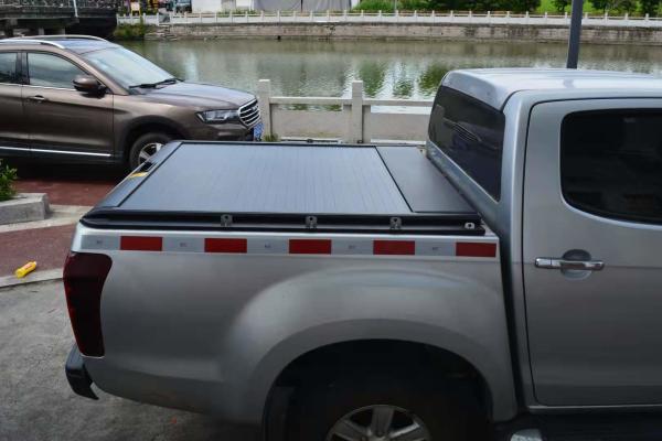 UTE Bed Mounting Manganese Steel Folding Hard Pick Up Truck Bed Cover for ISUZU D MAX