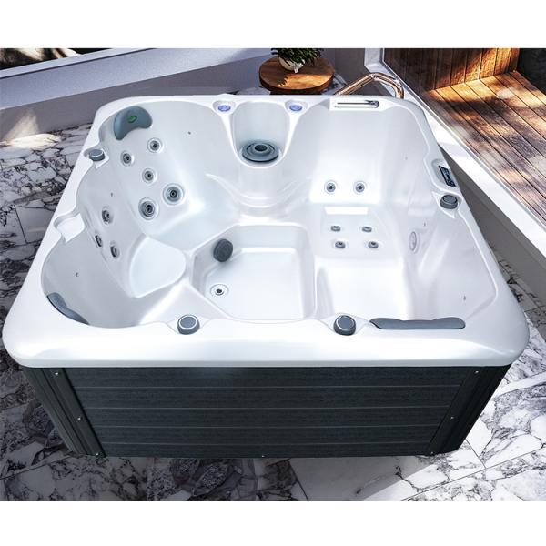 Jacuzzi moderno para 5 personas con 26 chorros y sistema Balboa BP