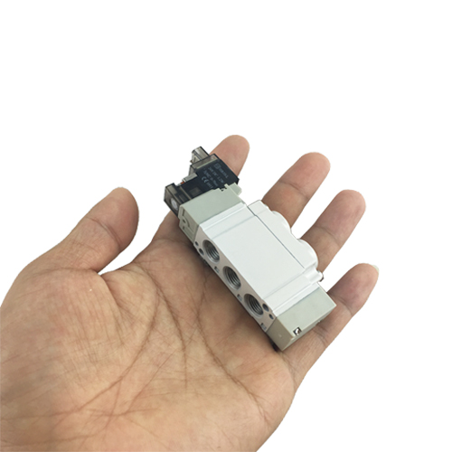 SY5120-01 Pneumatic Solenoid Valves 220VAC Control Valve With LED Light Medium Pressure