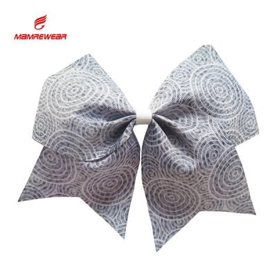 Curvas lindos do elogio da competição, meninas que Cheerleading curvas do cabelo com elástico